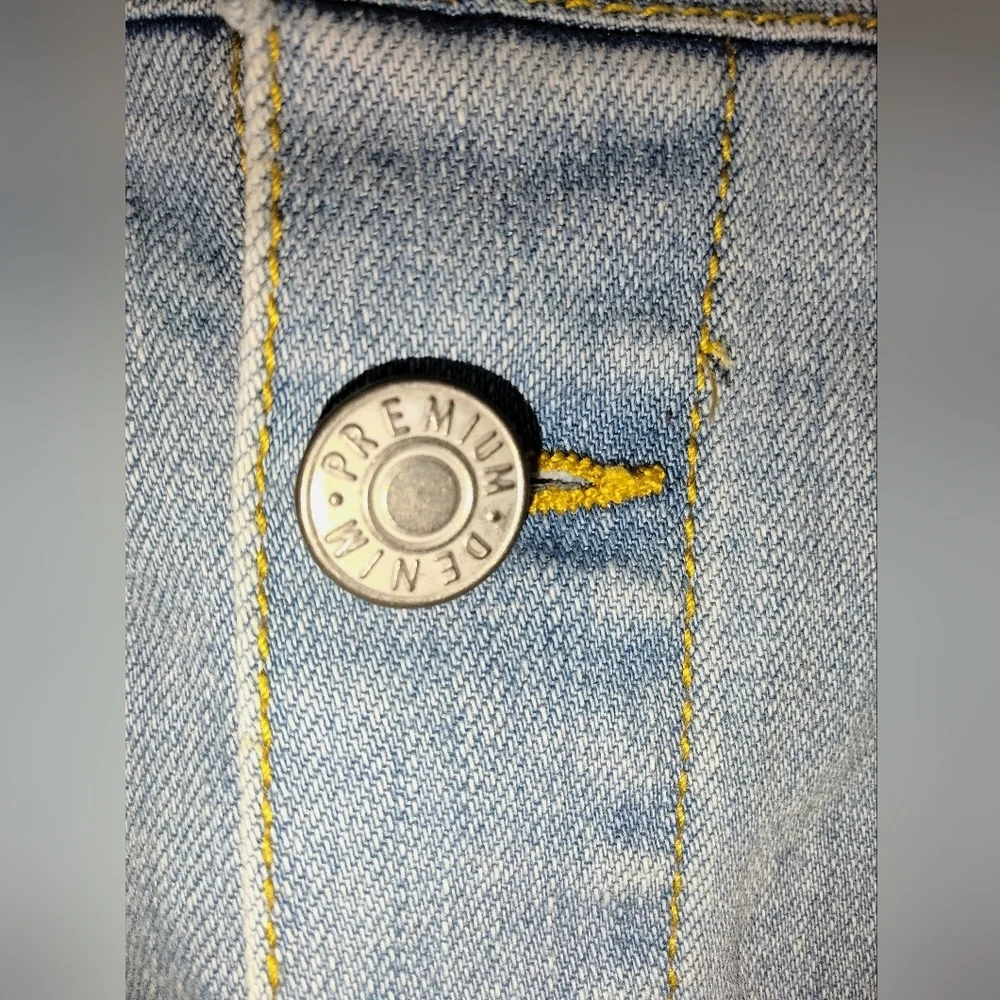 Love Tree (Size L) Light Wash Denim Jean Button Fly Skirt (NWT)